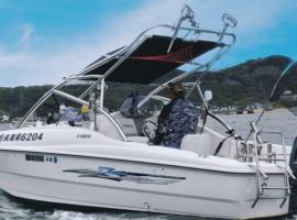 クルーズフィッシングができる隠れ家古宿 まなびぃ 二食付き，位于Fukura的木屋