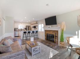 Comfy Family-size Townhome 2BR-5 People near Old town Arvada-10min walk，位于阿瓦达的酒店