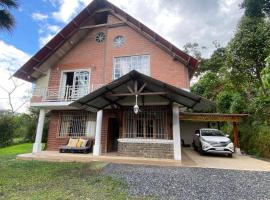 CASA VIP Internet permanente, focos recargables，位于普约的酒店
