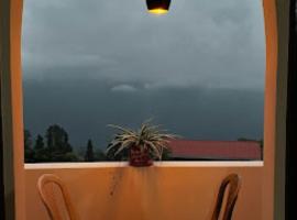 The Golden Nest Home Stay , Rongli，位于Rongli的酒店