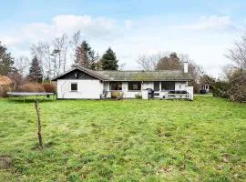 Holiday Home Near Water, Forest, And Mns Cliffs