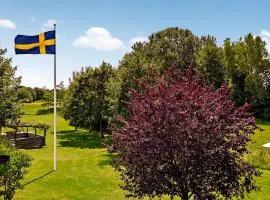 3 Bedroomawesome Home In Ystad