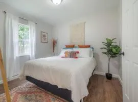 BOHO Suite! Near Downtown and Foodie Hotspots