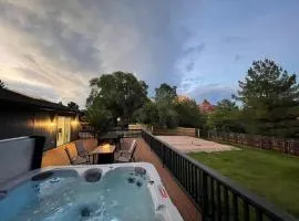 Uptown Vacation Villa at The OZ with Hot tub and Views