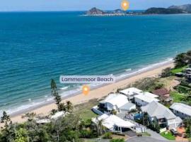 Beach House Yeppoon - ARay at Cooee Bay - Apt A，位于耶蓬的酒店