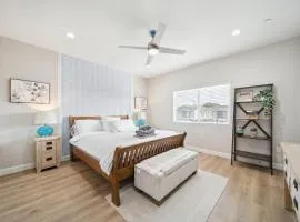 Amazing Value with High Comfort, 14 Guests for 4BR by Disneyland, Beaches, Rodeo 39 & More
