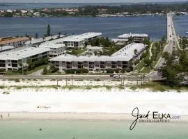 Bridgeport Condo 211