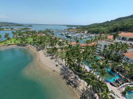 Grand Isla Navidad Golf & Spa Resort with Marina，位于巴拉德纳维达的度假村