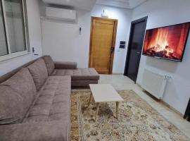 Spacious Apartment Ennasr 2，位于艾尔亚奈的公寓