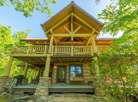 Serenity Cabin，位于Old Fort的酒店