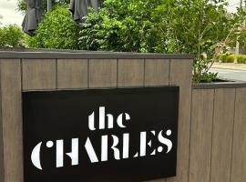 The Charles Boutique Hotel & Dining，位于沃加沃加的酒店