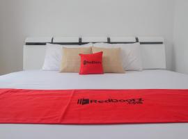 RedDoorz Syariah near Gerbang Dieng 2，位于迪昂的酒店