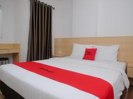 RedDoorz Apartment near Exit Toll Colomadu，位于梭罗的酒店