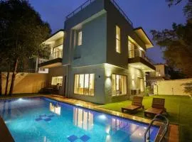 IN 4BHK VILLA LONAVALA