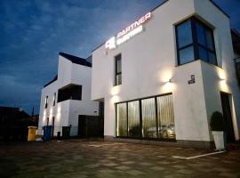 4TREES Airport Apartments and Rooms
