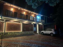 Athirappilly Inn，位于Athirappilly的酒店