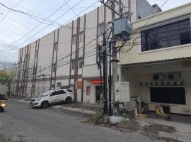 OYO 93448 Padang Pasir Homestay，位于泗水Wonocolo的酒店