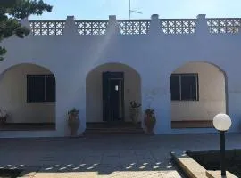 Seaside Villa with Hot Tub, 5mins walk from the sea