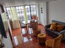 Apartamento MONACO Céntrico Tercer Piso sin ascensor，位于圣罗莎德卡瓦尔的酒店