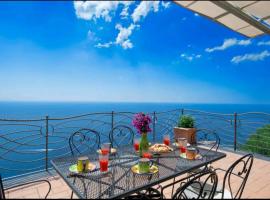 Casa L'incanto in Amalfi Coast con terrazza vista mare，位于弗洛里的酒店