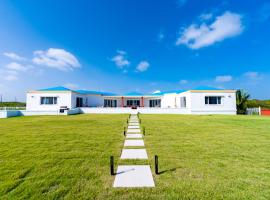 Lovely 4-Bed Villa in Anguilla，位于Long Path的别墅