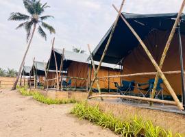 SeaOM Beach Huts and Tents，位于果阿旧城的酒店