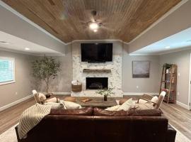 Cozy Lake Home at Raysville，位于汤姆森的酒店