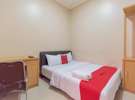 RedDoorz Syariah near Exit Toll Subang，位于梳邦再也的酒店