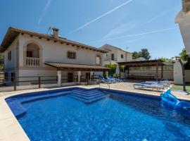 Playa de muro - 4579 Mallorca by 5StarsHome - heated saltwater swimming pool，位于穆罗海滩的酒店