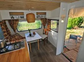 Cosy nest in animal rescue Monte dos Vagabundos