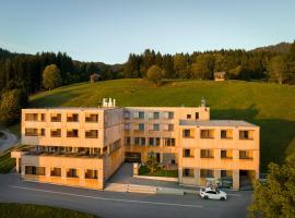 JUFA Hotel Laterns - Klangholzhus，位于拉特恩斯的酒店