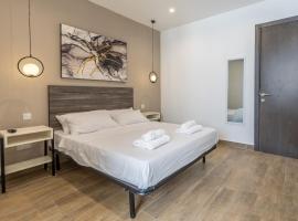 Well located studio 12 with kitchen and backyard，位于帕切维拉的酒店