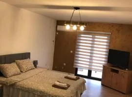 Apartman sa bracnim krevetom