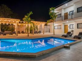 Muna Santa Rosa Apartamentos，位于塔马林多的带停车场的酒店