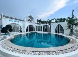 Pattaya beach villa 11bedroom Happy pool villa