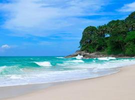 Holiday Inn Resort Phuket Surin Beach, an IHG Hotel，位于苏林海滩的度假村