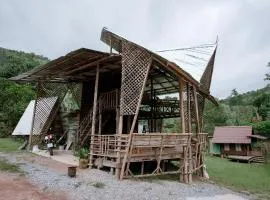 Khaokhopimphupha farmstay เขาค้อพิมภูผาฟาร์มสเตย์ ไม่มีไฟฟ้า น้ำจากน้ำตกธรรมชาติ Low cabon with Sustainability cares