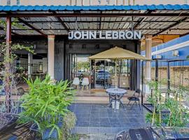 Collection O 91499 John Lebron House，位于Sagulung的酒店