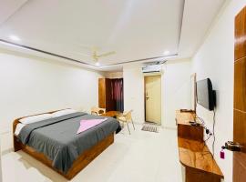 Royal Care With Greenery Comforts，位于德瓦纳哈利-班加罗尔的酒店
