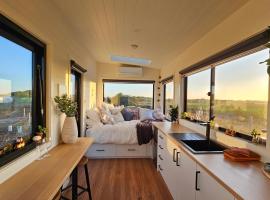 Coastal Sunset Tiny Home - Port Fairy Tiny Homes，位于Killarney的酒店