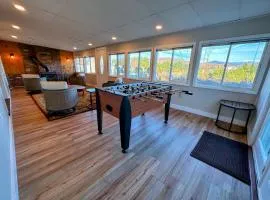 Renovated farmhouse on snowmobile trail with firepit & mountain views, 10 min from Bretton Woods!