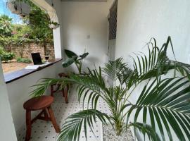 Savita House Diani，位于Magutu的旅馆