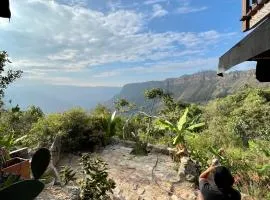 Domo Geodésico frente al Cañón del Chicamocha