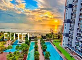 PUTEH Timurbay Beachfront Private SEA view Suite Kuantan，位于关丹的酒店