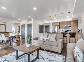 Newly Built Modern Park City Getaway l Zen by Stay，位于帕克城的酒店