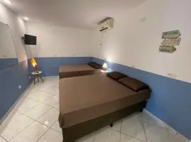 Remar Suítes 02 - Com ar condicionado, na melhor localização do Guarujá e pertinho da praia!
