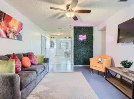 Spacious Tampa Haven - Games - Pool - 7-15 min From ALL