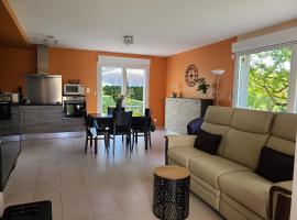 Gîte moderne avec accès indépendant, proche centre-ville et Thermes, terrasse et équipements inclus - FR-1-589-57，位于孔特雷克塞维尔的酒店