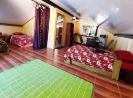 Studio Rava 1 Room Fare Tepua Lodge，位于乌图罗阿的木屋
