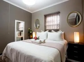 URlyfstyle Cottage 10km from OR Tambo Int Airport